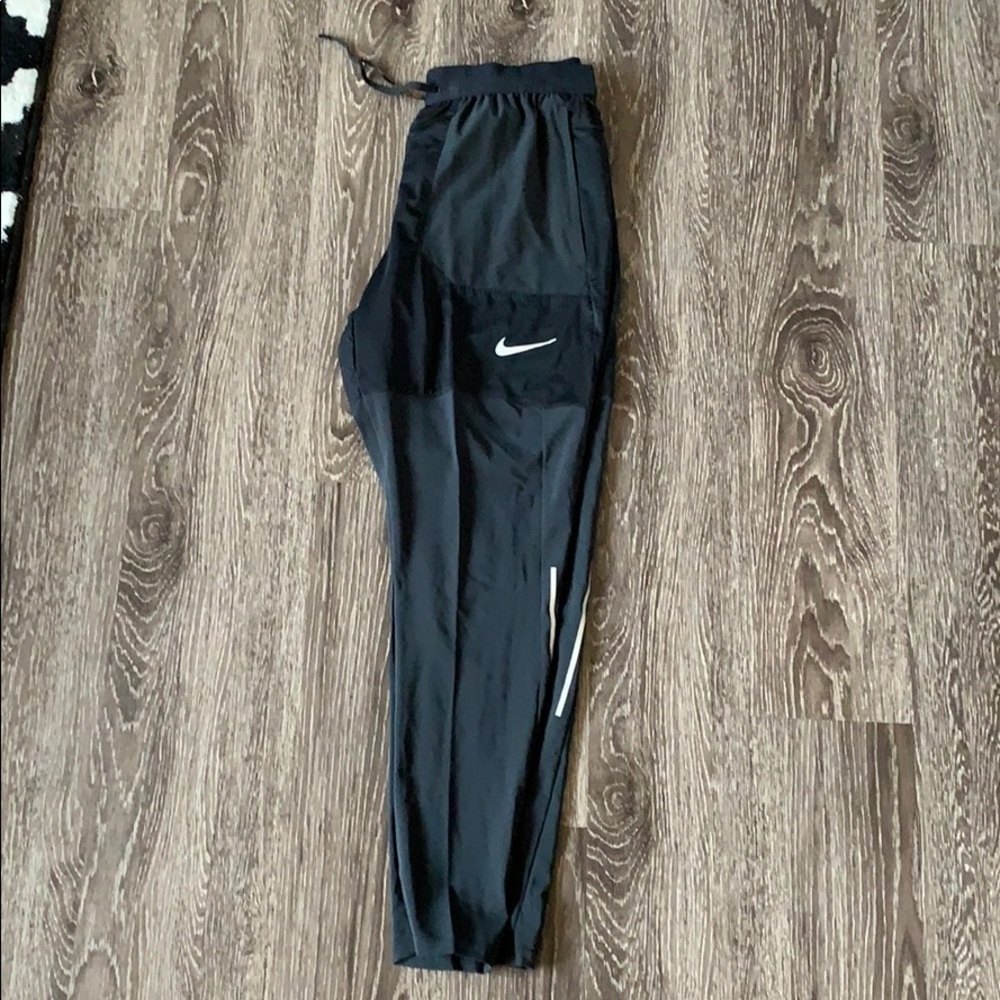 SOLD ✔️ Nike Dri-Fit Men’s Phenom Running Pants - Picture 2 of 7